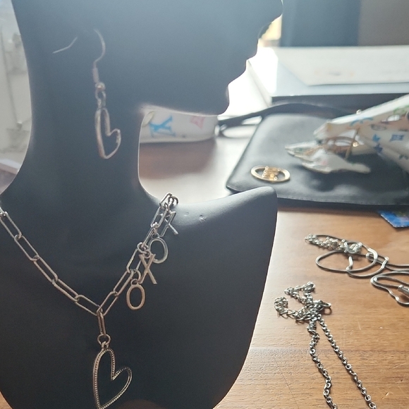 Silver Heart Pendant Necklace and Earring Set - Picture 1 of 1